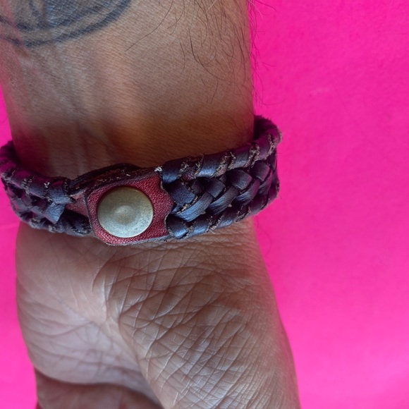 Vintage leather cuffs - Picture 3 of 8